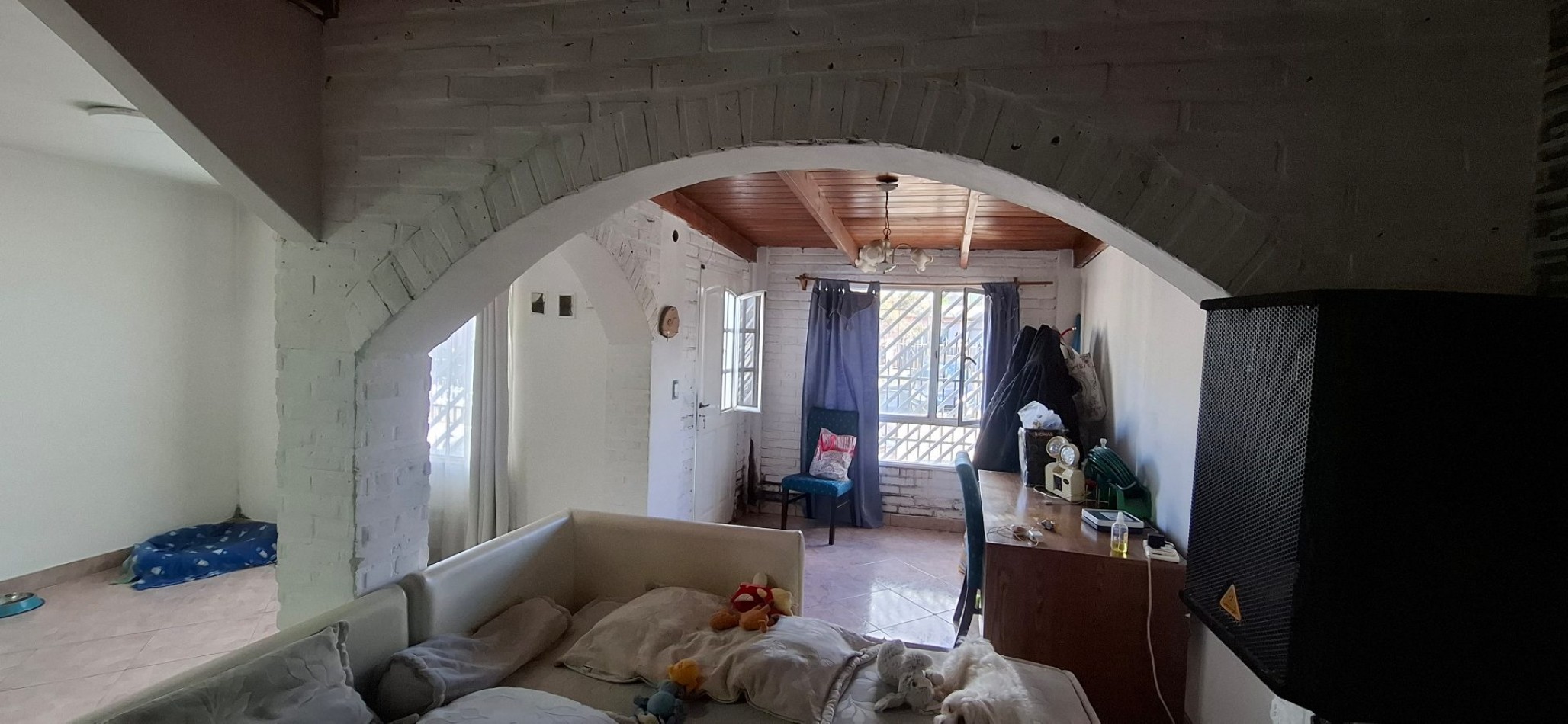 Casa con entrada de vehiculo y mejora - San Cayetano