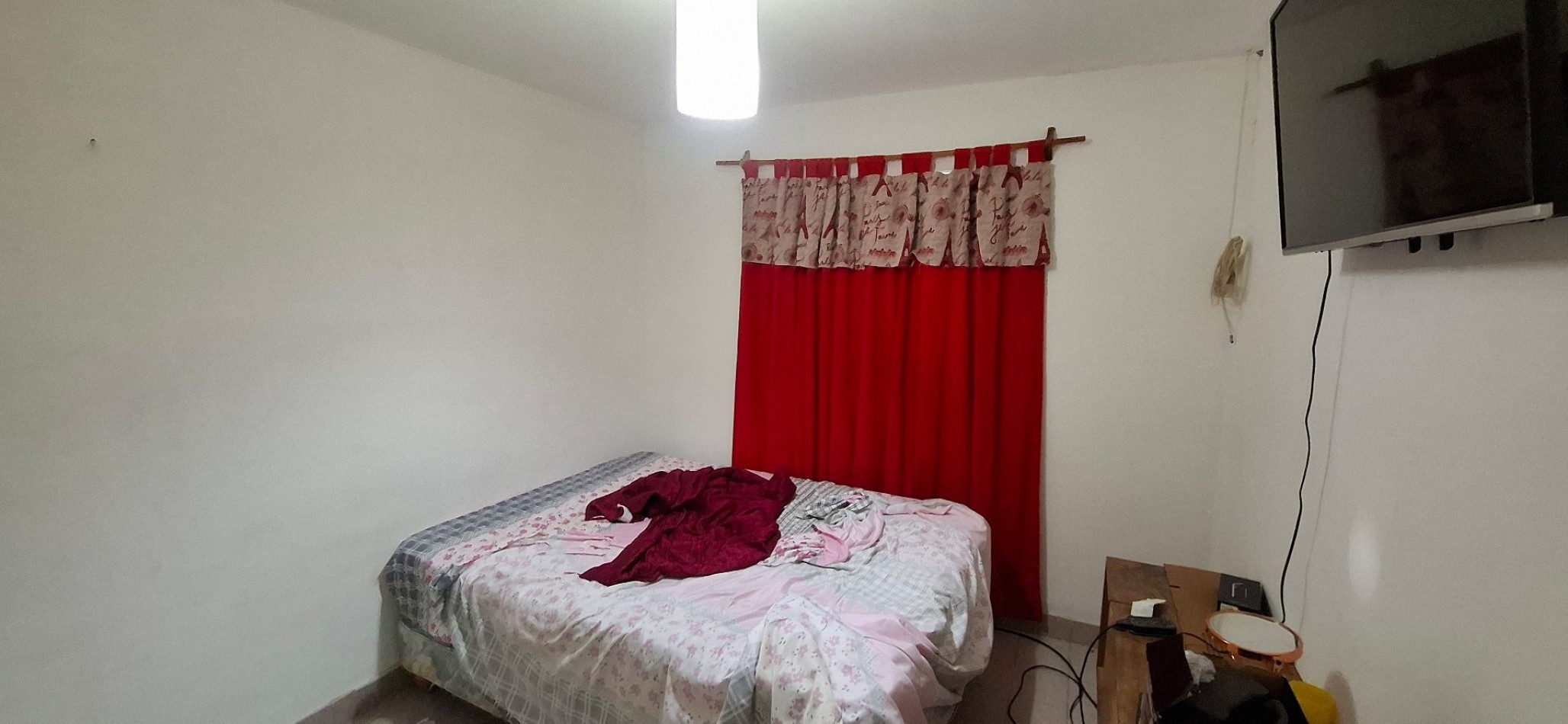 Casa con entrada de vehiculo y mejora - San Cayetano