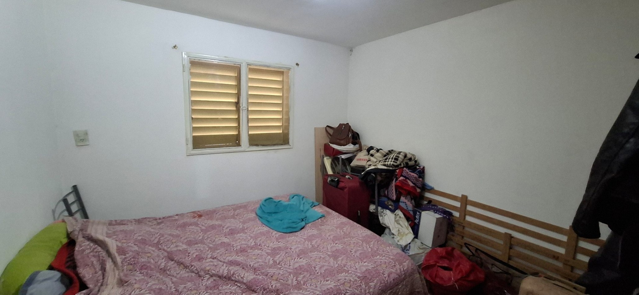 Casa con entrada de vehiculo y mejora - San Cayetano