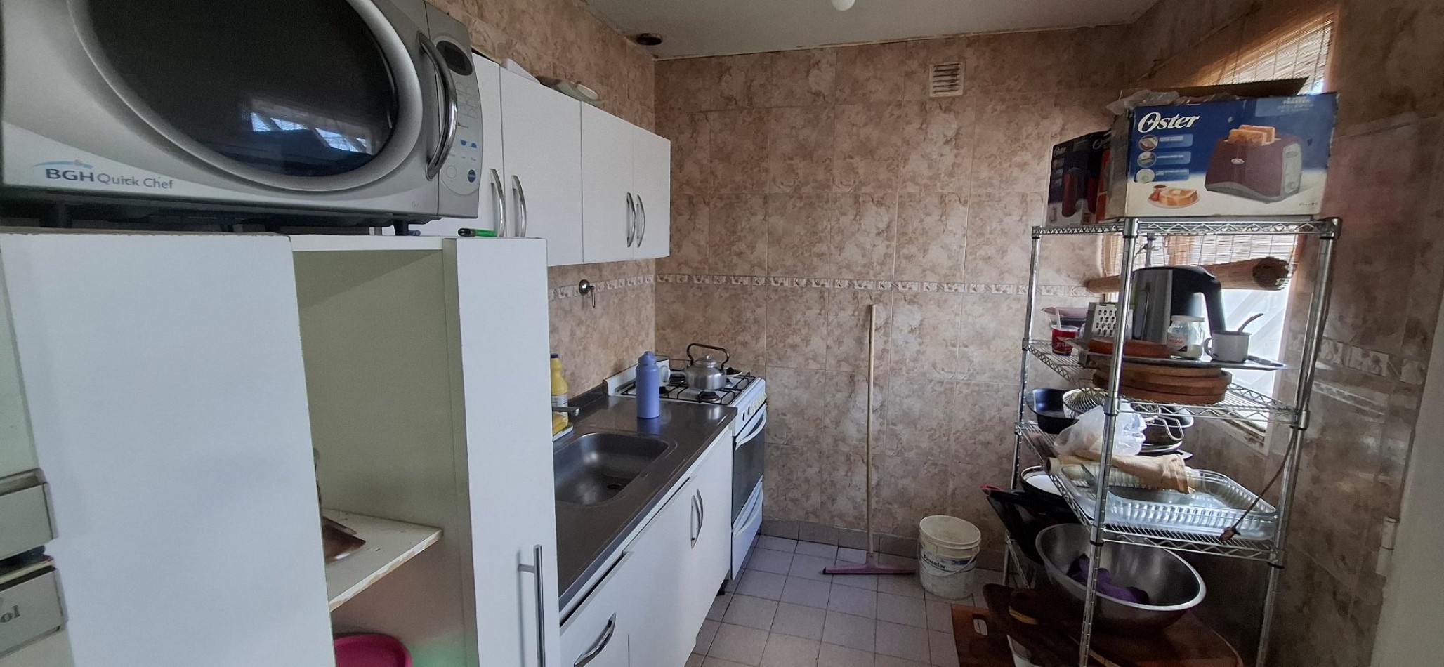 Casa con entrada de vehiculo y mejora - San Cayetano